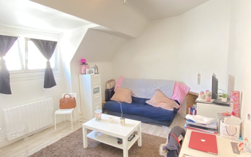 Studio à 2 minutes à pied de la gare