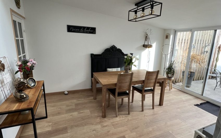Maison de ville  de 126m2, 3 chambres, terrasse, jardin, box.