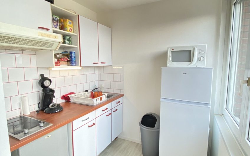 Studio avec terrasse en centre-ville,