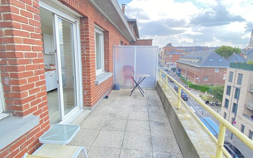 Studio avec terrasse en centre-ville,
