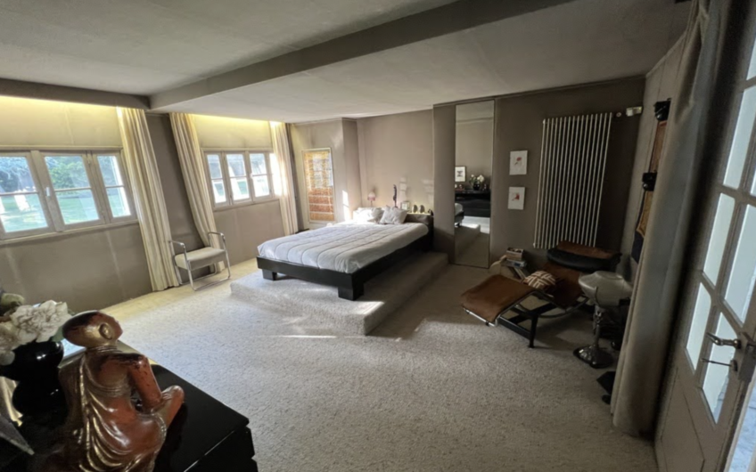 Très belle propriété de 340m2 hab. sur une parcelle de 6425m2. Idéalement  située à 1h de Paris et 30mn d’Amiens
