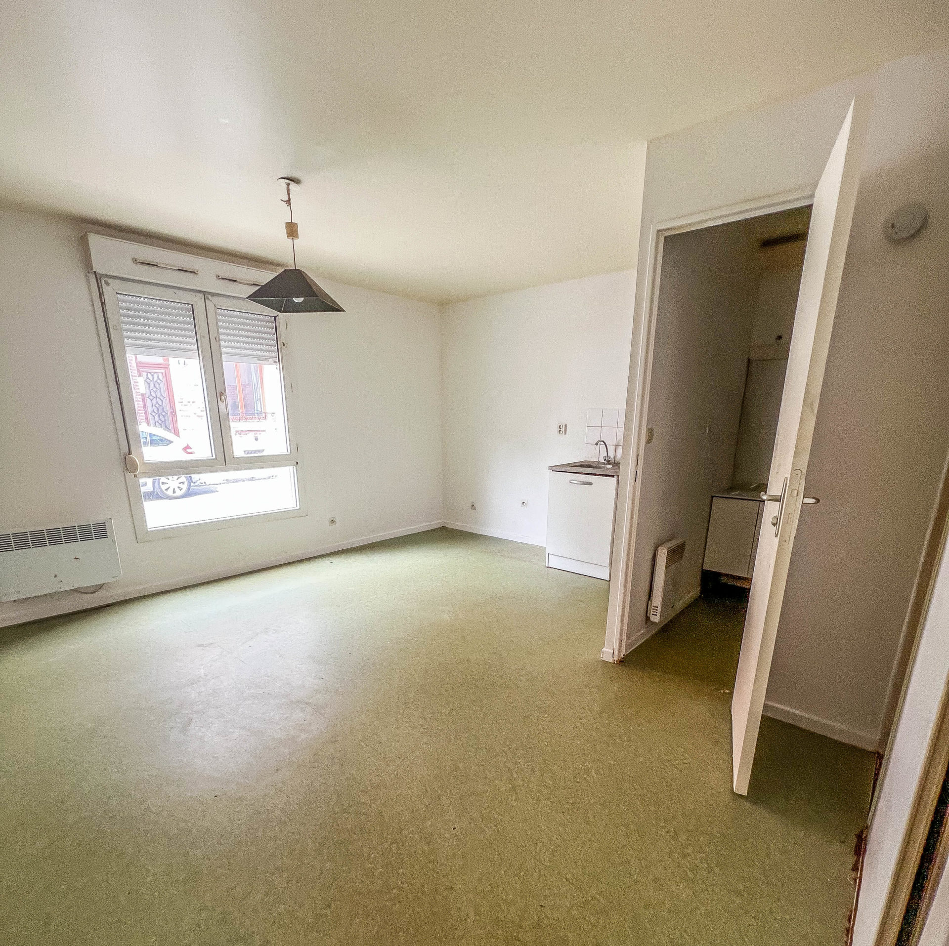 AMIENS  ST PIERRE STUDIO EN RESIDENCE SECURISEE