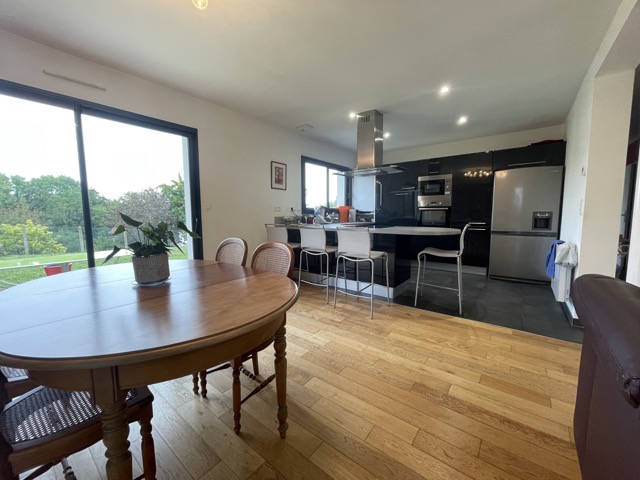 Pavillon individuel, 166m2, 5 chambres, garage, jardin  SALEUX