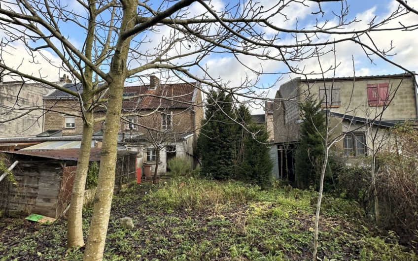 Amiens Ouest, Maison à rénover avec jardin