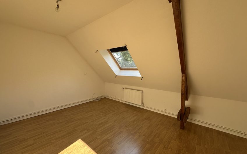 YZEUX – AU NORD-OUEST D’AMIENS MAISON JARDIN