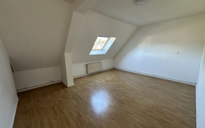 YZEUX – AU NORD-OUEST D’AMIENS MAISON JARDIN