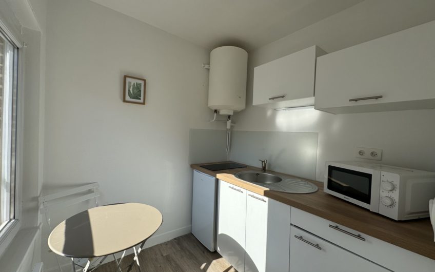 Studio meublé à Saint Anne.