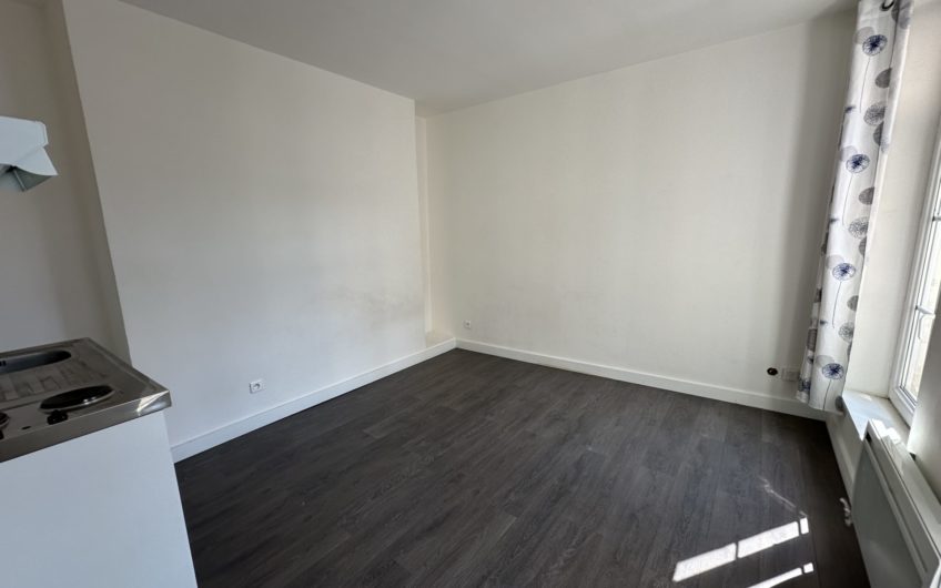 Studio entre la gare et St Leu