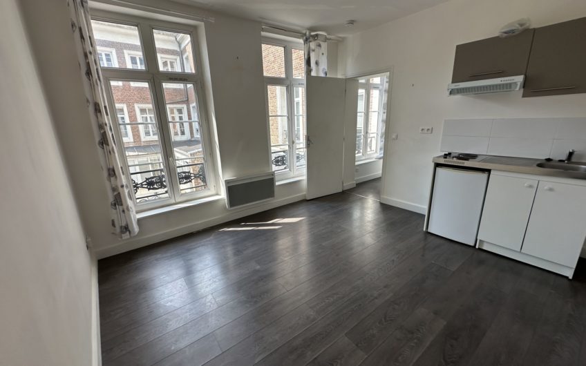 Studio entre la gare et St Leu