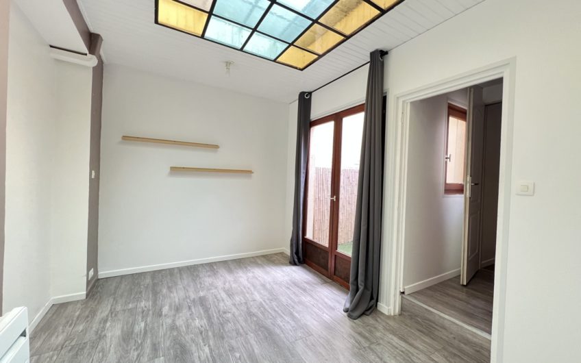 Studio avec cour proche du centre-ville