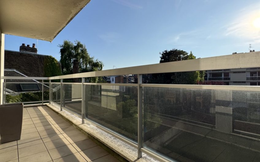 Appartement spacieux avec ascenseur – Quartier prisé Henriville