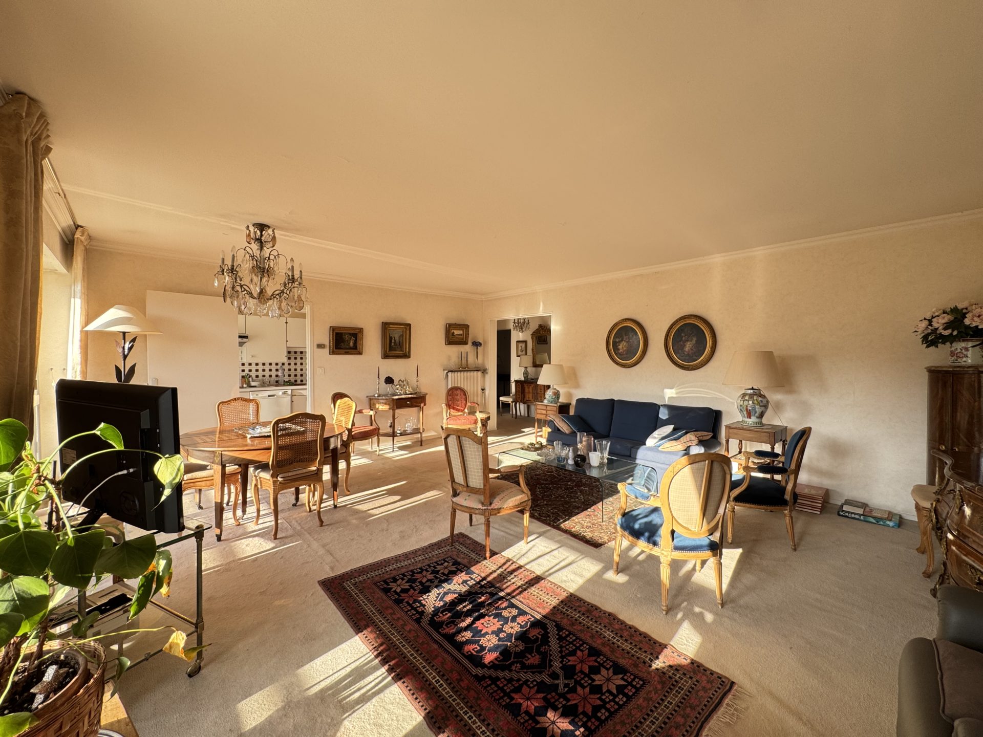 Appartement spacieux avec ascenseur – Quartier prisé Henriville