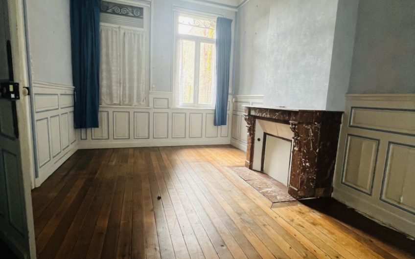 MAISON BOURGEOISE 6 CHAMBRES JARDIN GARAGE PROCHE DE LA GARE QUARTIER ST ACHEUL