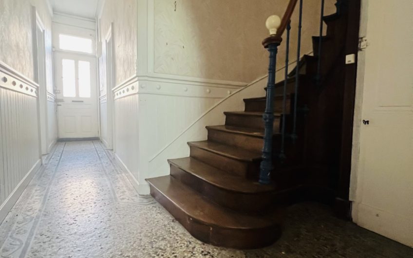 MAISON BOURGEOISE 6 CHAMBRES JARDIN GARAGE PROCHE DE LA GARE QUARTIER ST ACHEUL
