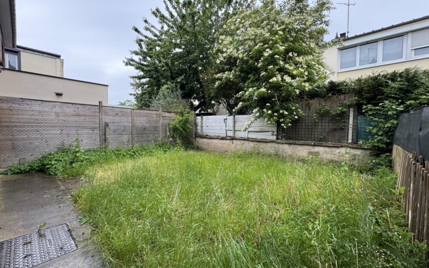 Maison de ville avec garage et jardin à Amiens
