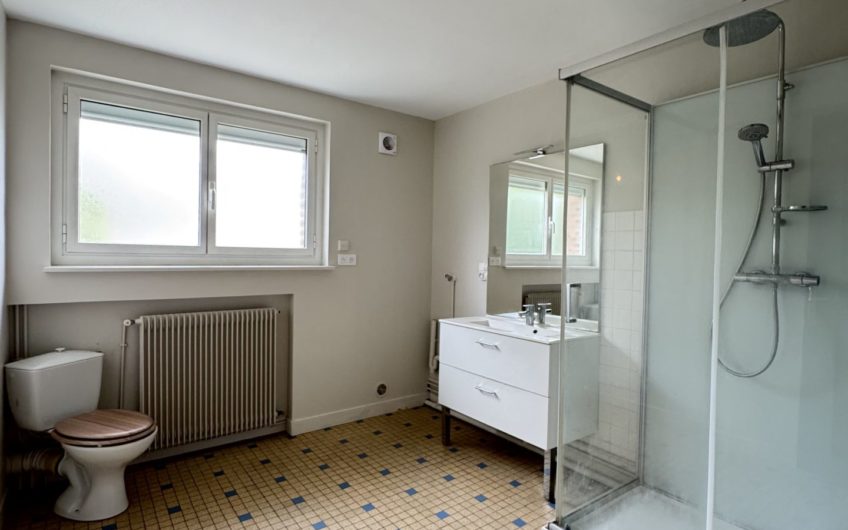 Maison de ville avec garage et jardin à Amiens