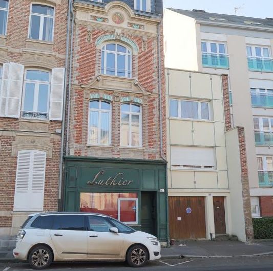 2 studios idéalement placés en centre ville