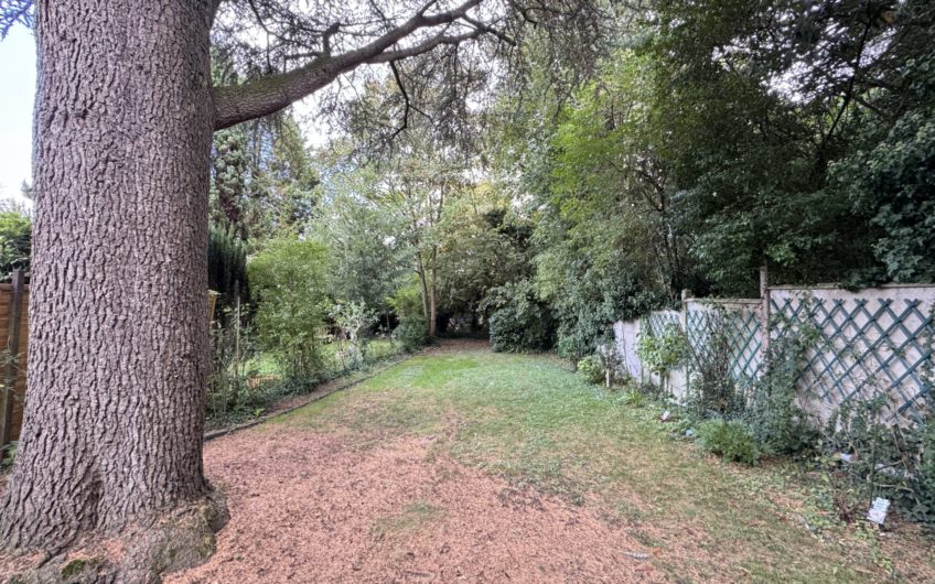 Maison bourgeoise 197m2,  2garages et jardin à Henriville
