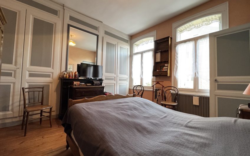 En exclusivité à Henriville, maison de ville avec cour,