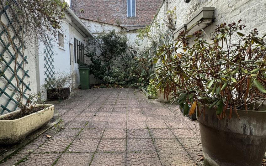 En exclusivité à Henriville, maison de ville avec cour,