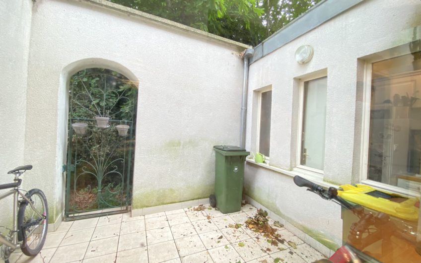 Maison avec cour en hyper centre