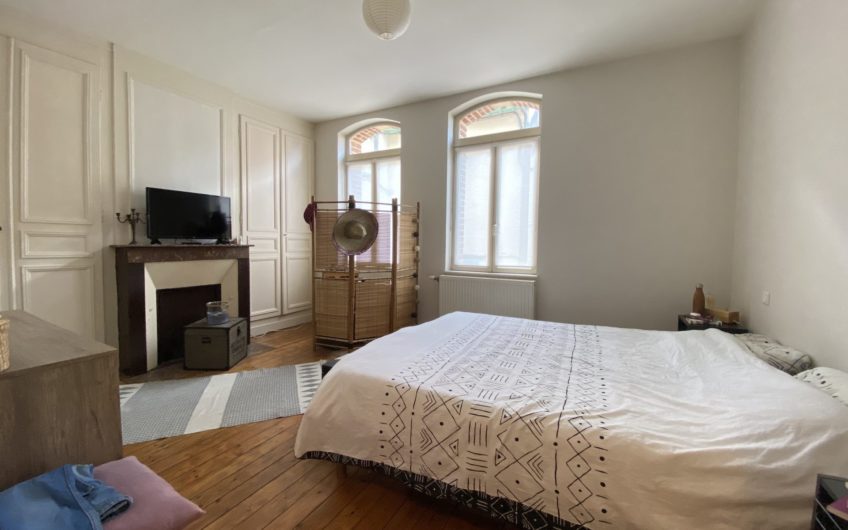 Maison avec cour en hyper centre