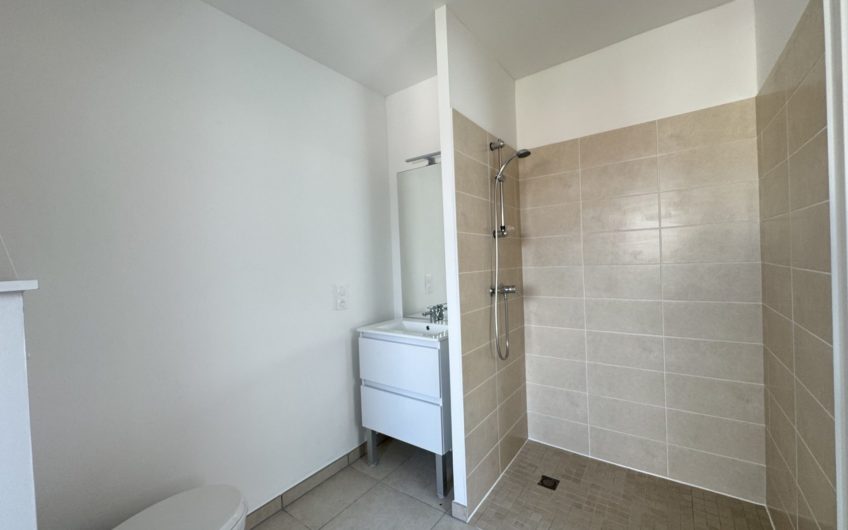 Studio récent proche du centre