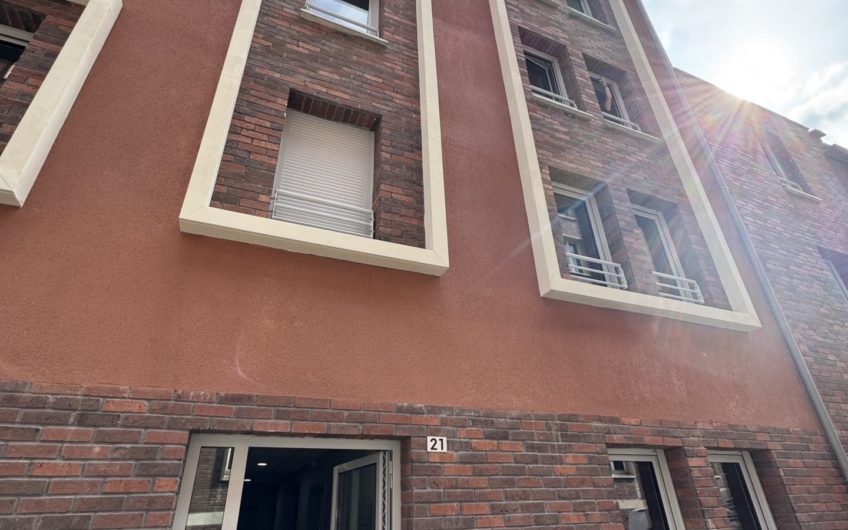 Studio récent proche du centre