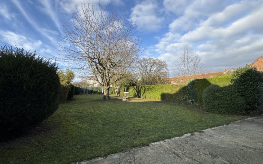 Allonville, maison avec jardin et dépendances