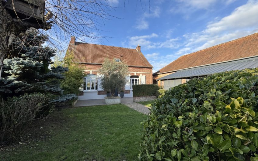 Allonville, maison avec jardin et dépendances