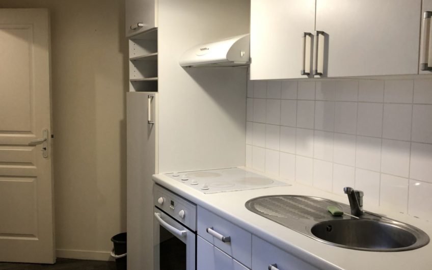 Studio meublé avec cour