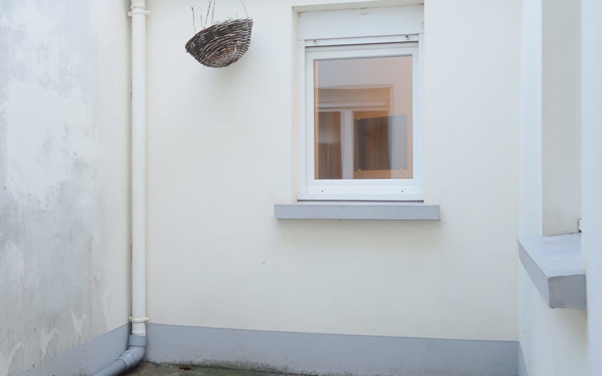 Studio meublé avec cour