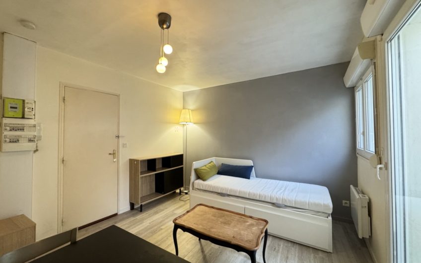 Studio meublé avec cour
