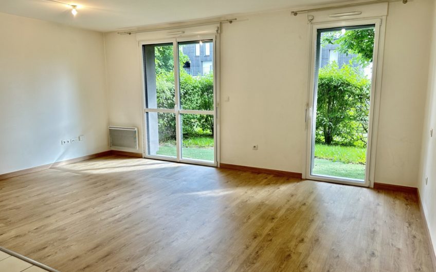 Grand studio avec parking à Amiens Sud