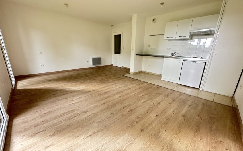 Grand studio avec parking à Amiens Sud