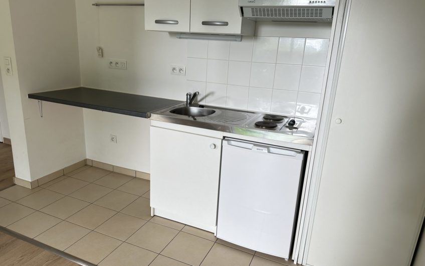 Grand studio avec parking à Amiens Sud