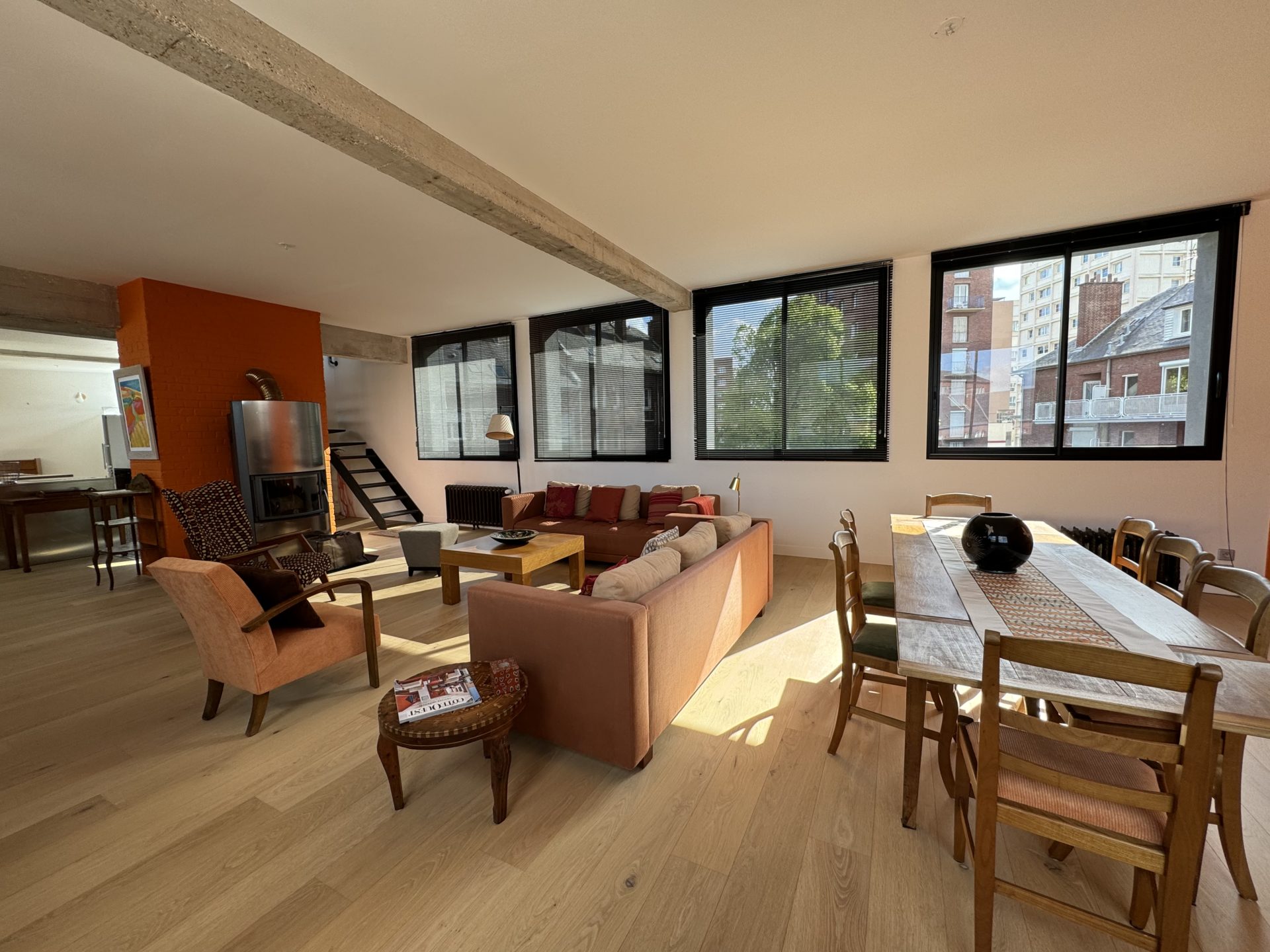 Grand loft avec terrasse et garage en hypercentre
