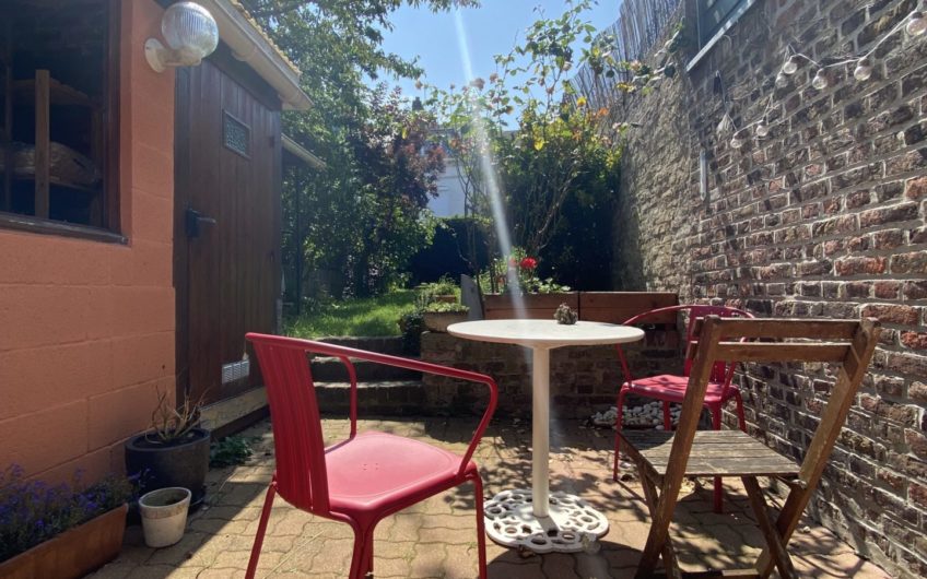 Amiénoise avec jardin à Sainte Anne