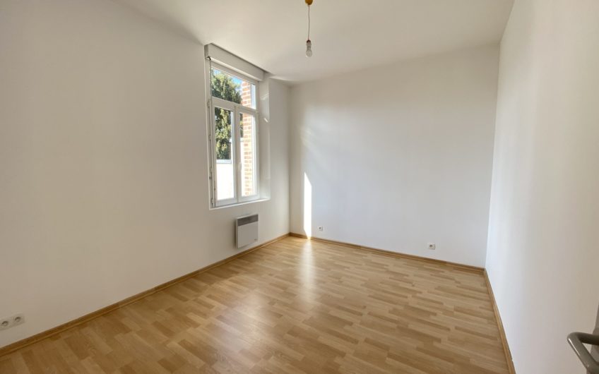 Dreuil-Les-Amiens  T4 en duplex avec garage