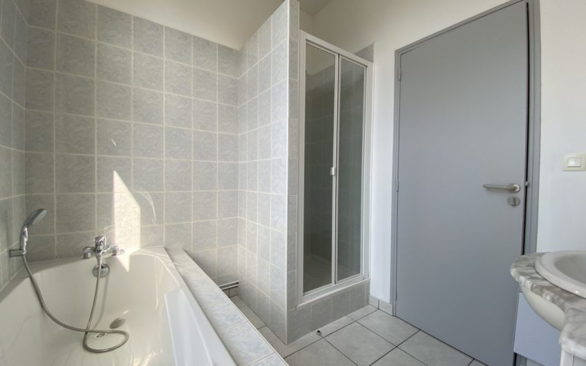 Dreuil-Les-Amiens  T4 en duplex avec garage