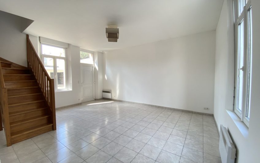 Dreuil-Les-Amiens  T4 en duplex avec garage