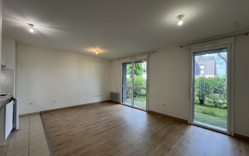 Grand studio avec parking à Amiens Sud