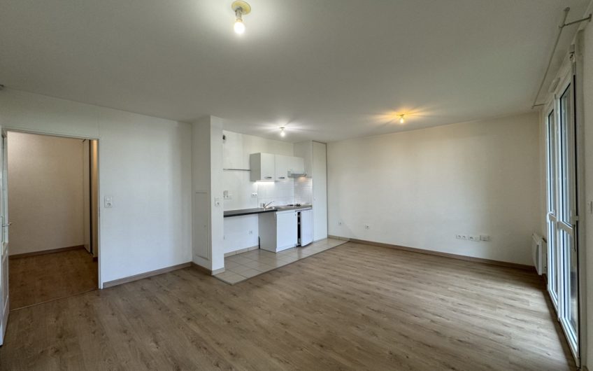 Grand studio avec parking à Amiens Sud