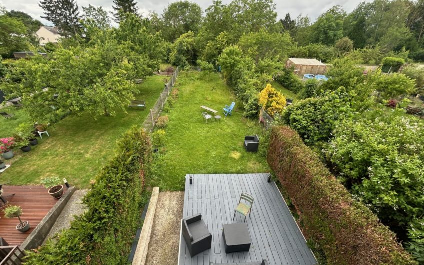 Maison avec 3 chambres,  jardin, garage  à Camon