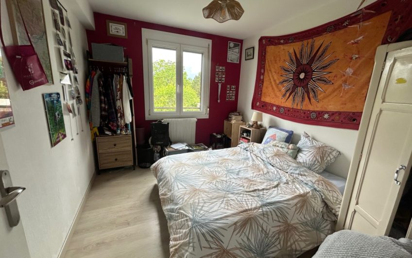 Maison avec 3 chambres,  jardin, garage  à Camon