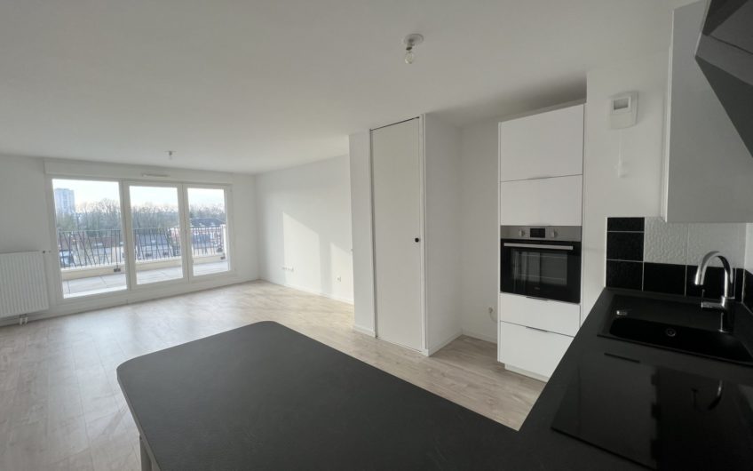Appartement lumineux avec terrasse et parkings