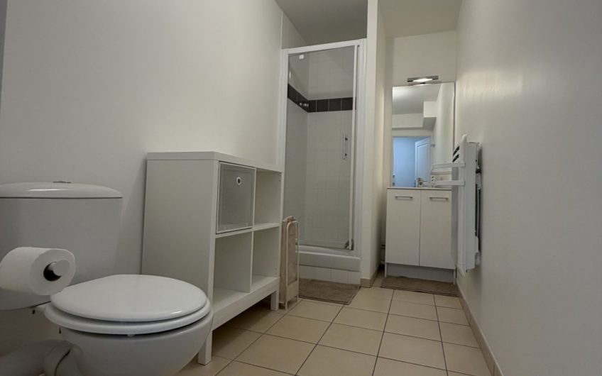 Grand studio meublé avec parking à Amiens Sud