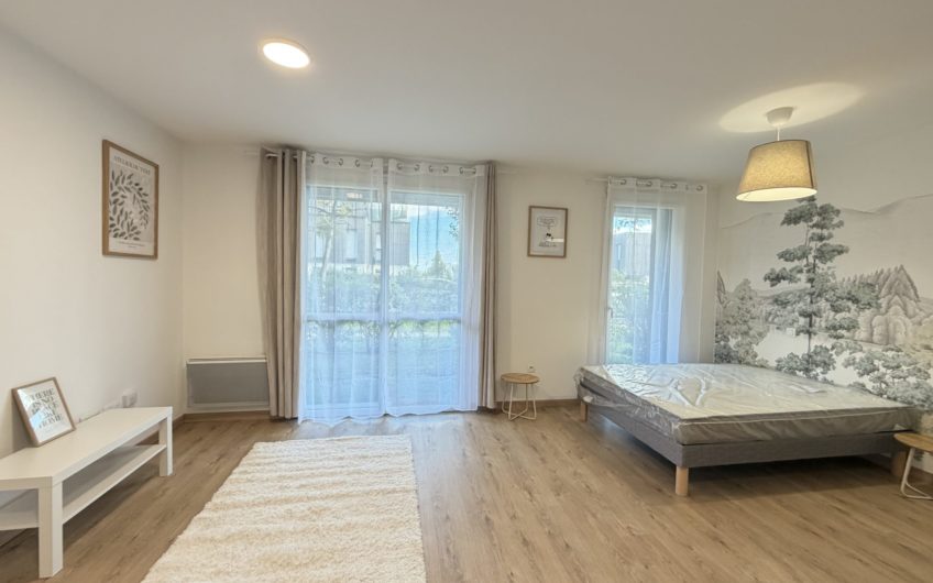 Grand studio meublé avec parking à Amiens Sud