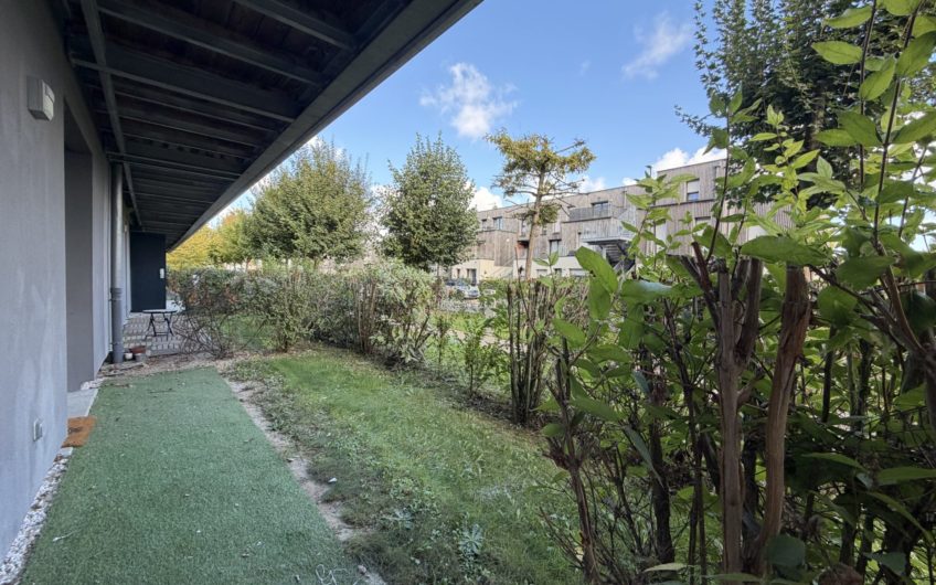 Grand studio meublé avec parking à Amiens Sud