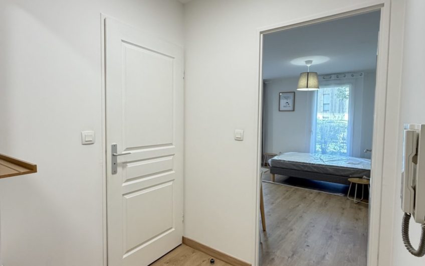 Grand studio meublé avec parking à Amiens Sud